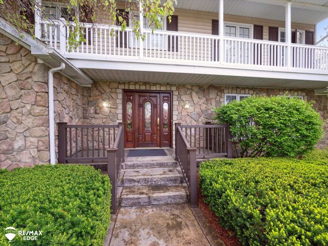 9705 Burning Tree Drive, Grand Blanc, MI 48439
