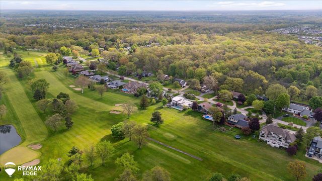 9705 Burning Tree Drive, Grand Blanc, MI 48439