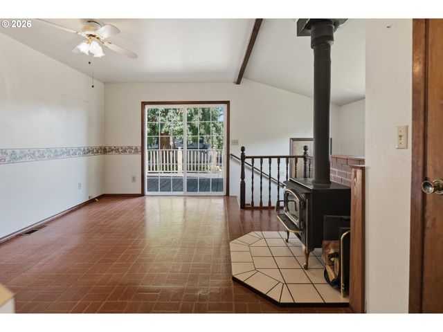 10737 Ne SHAVER St, Portland, OR 97220