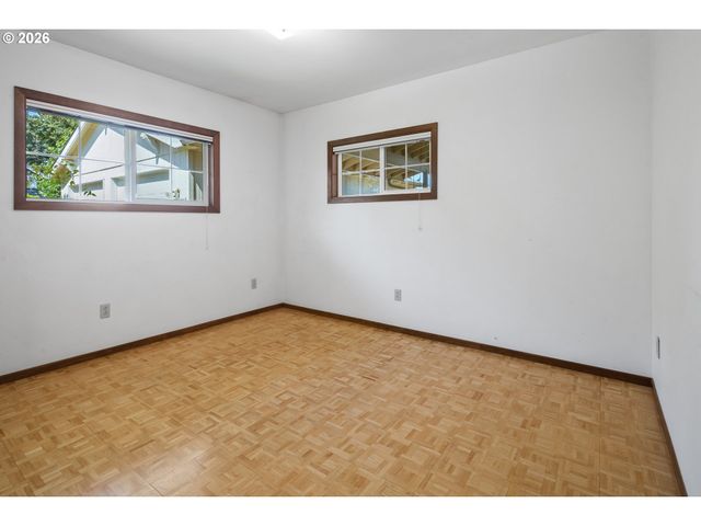 10737 Ne SHAVER St, Portland, OR 97220