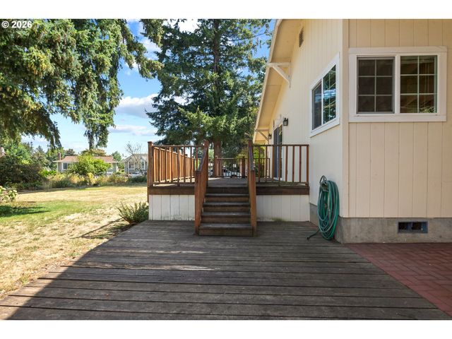 10737 Ne SHAVER St, Portland, OR 97220
