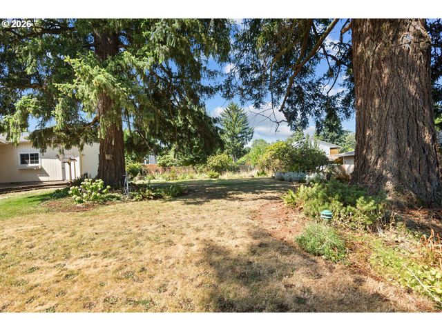 10737 Ne SHAVER St, Portland, OR 97220