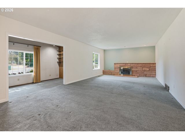 10737 Ne SHAVER St, Portland, OR 97220