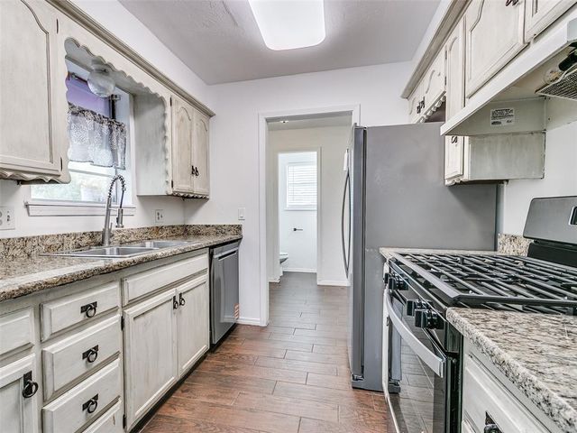 925 N Bradley Avenue, Oklahoma City, OK 73127