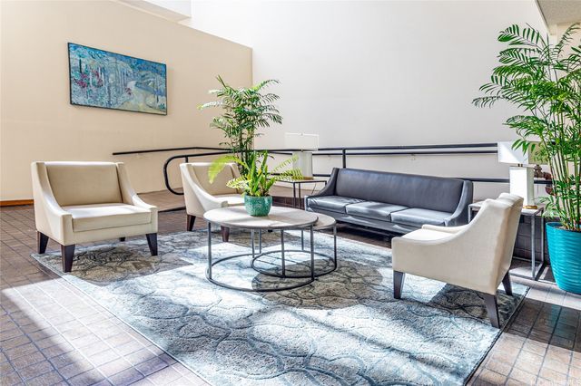 1088 Bishop Street 2001, Honolulu, HI 96813