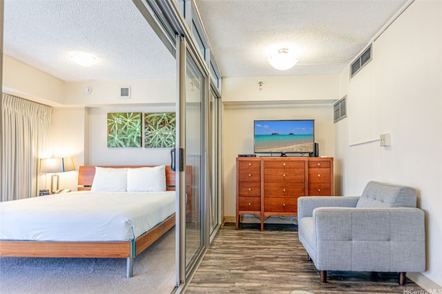 1088 Bishop Street 2001, Honolulu, HI 96813