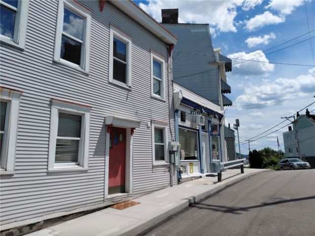 1610 Walz St, Spring Hill, PA 15212