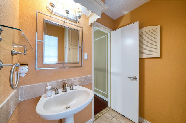 3802 Millbridge Drive, Houston, TX 77059