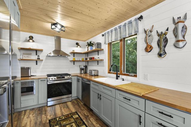 W10508 E Harmony Drive, Lodi, WI 53555