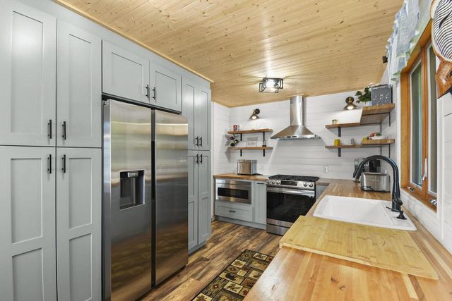 W10508 E Harmony Drive, Lodi, WI 53555