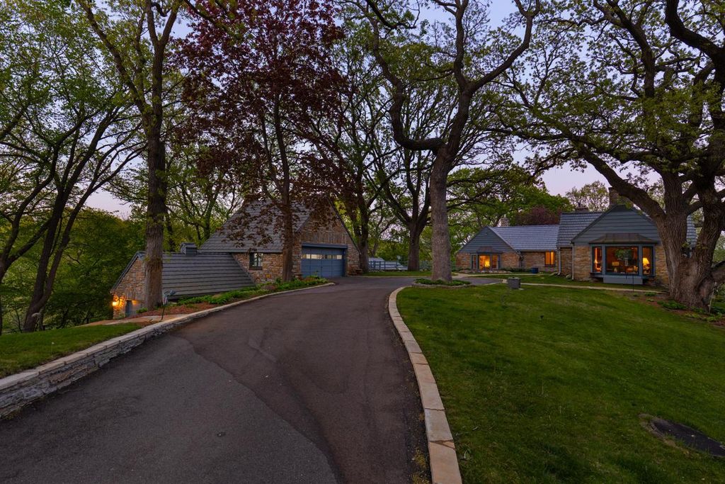 10300 Riverview Road, Eden Prairie, MN 55347 — exterior
