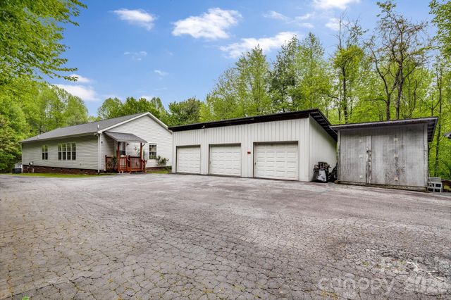 3287 Cabin Creek Road, Zirconia, NC 28790