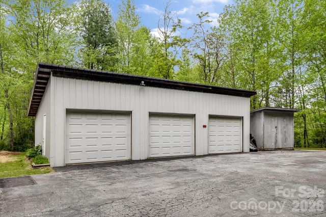 3287 Cabin Creek Road, Zirconia, NC 28790