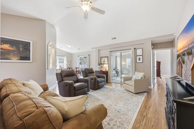 2204 Meadowood Ln., Longs, SC 29568