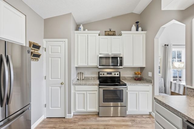 2204 Meadowood Ln., Longs, SC 29568