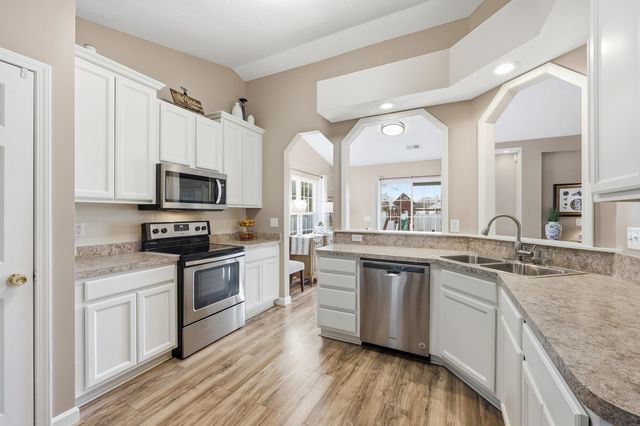 2204 Meadowood Ln., Longs, SC 29568