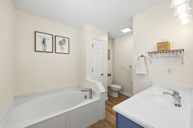 2204 Meadowood Ln., Longs, SC 29568