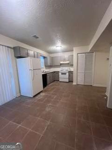5954 Stonewall Drive, Union City, GA 30291