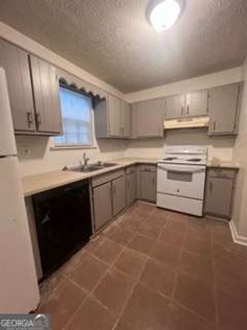 5954 Stonewall Drive, Union City, GA 30291