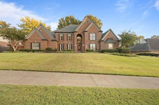 8799 FEATHERLEIGH LN, Germantown, TN 38138