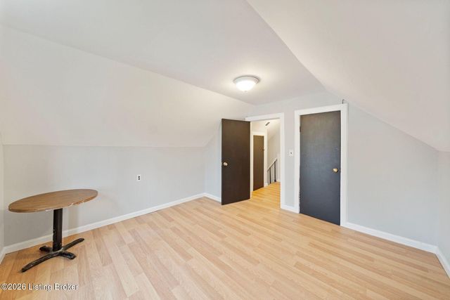 4211 Savage Dr, Louisville, KY 40216