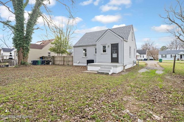 4211 Savage Dr, Louisville, KY 40216