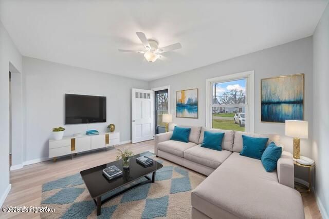 4211 Savage Dr, Louisville, KY 40216