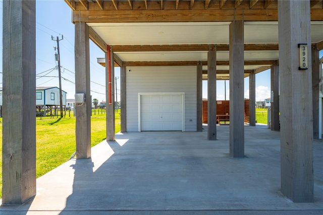 3920 2nd Street, Galveston, TX 77554