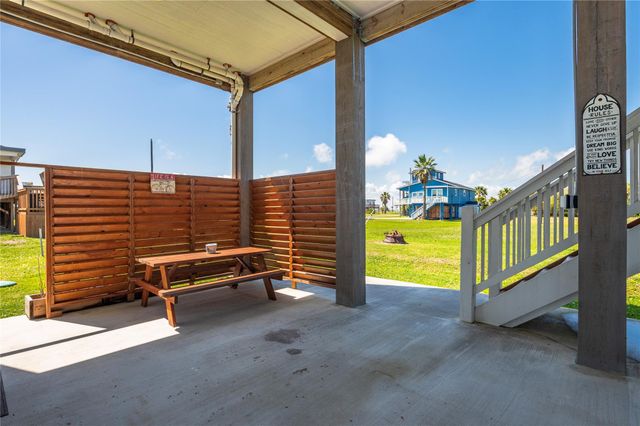 3920 2nd Street, Galveston, TX 77554