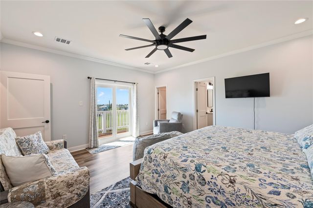 3920 2nd Street, Galveston, TX 77554