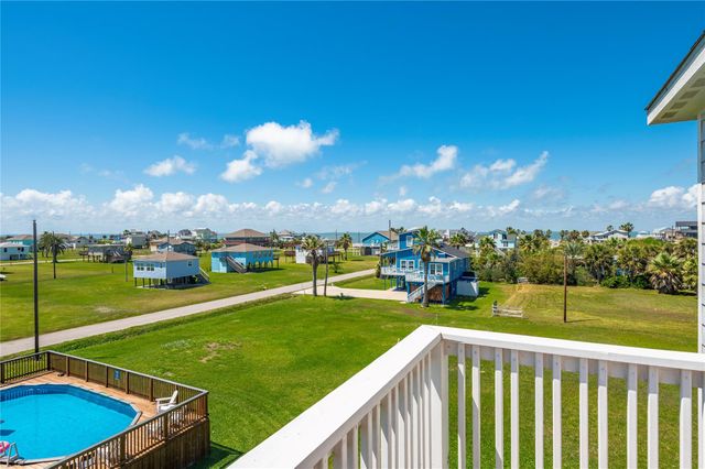 3920 2nd Street, Galveston, TX 77554