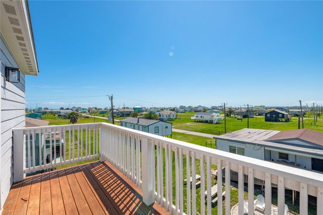 3920 2nd Street, Galveston, TX 77554
