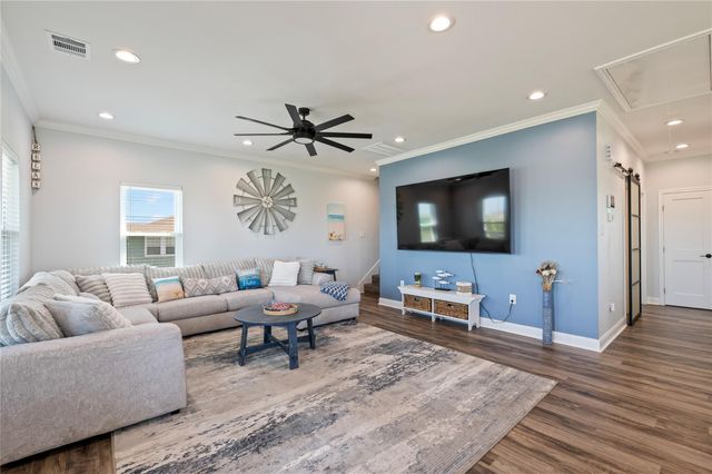 3920 2nd Street, Galveston, TX 77554