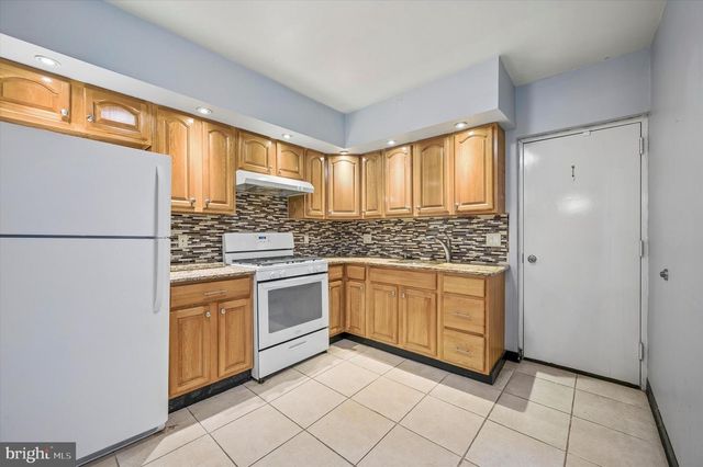 2009 N GRATZ ST, Philadelphia, PA 19121