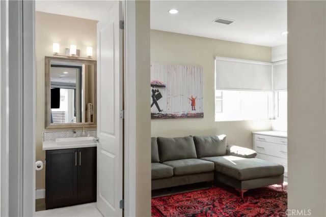 12837 N Seaglass, Los Angeles, CA 90094