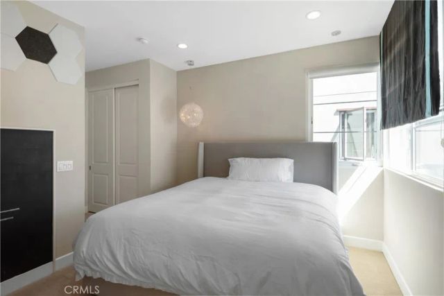 12837 N Seaglass, Los Angeles, CA 90094