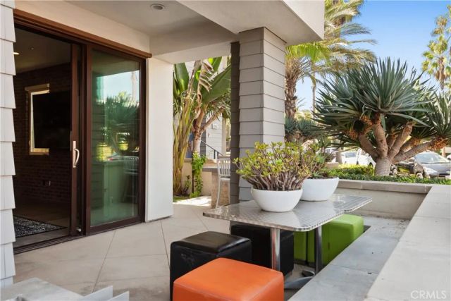 12837 N Seaglass, Los Angeles, CA 90094