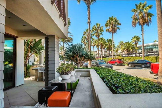 12837 N Seaglass, Los Angeles, CA 90094