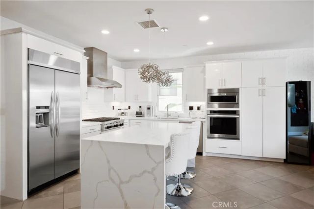 12837 N Seaglass, Los Angeles, CA 90094