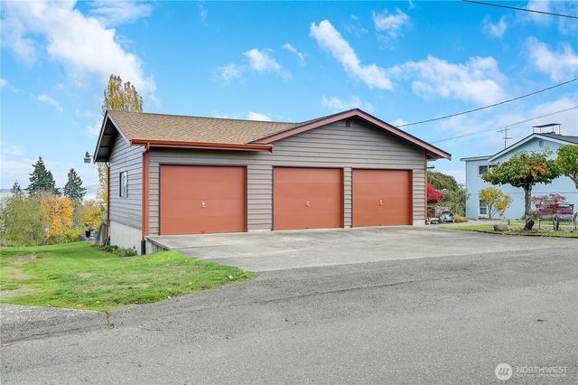 2601 2nd Avenue E, Port Orchard, WA 98366
