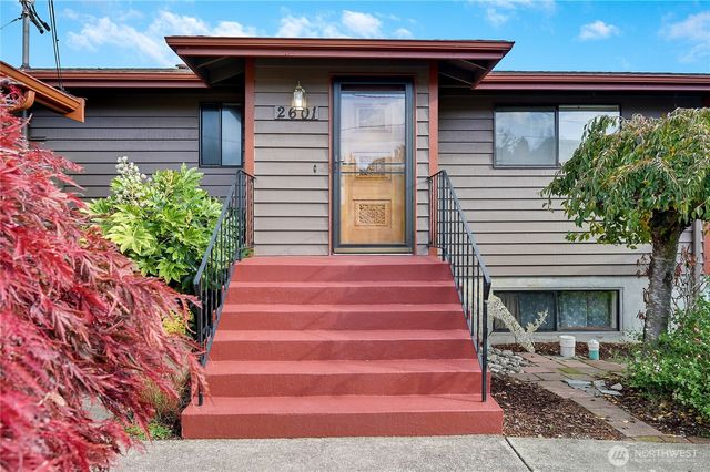 2601 2nd Avenue E, Port Orchard, WA 98366