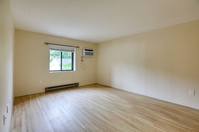 133 Franklin St 403, Stoneham, MA 02180