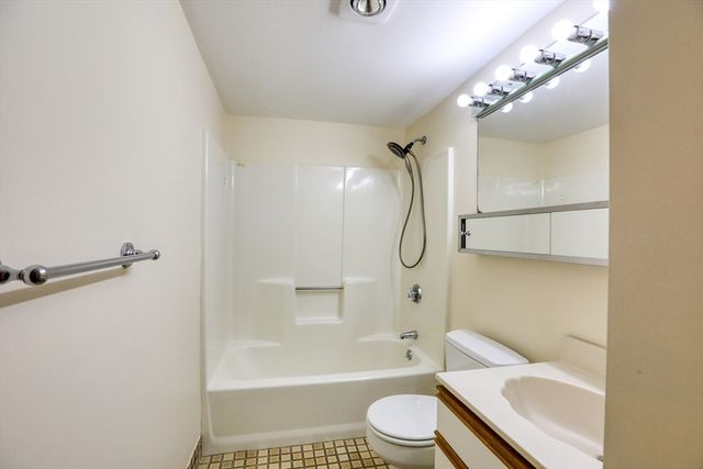 133 Franklin St 403, Stoneham, MA 02180