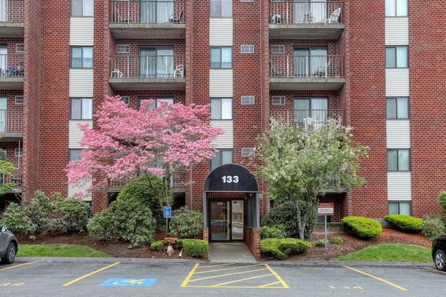 133 Franklin St 403, Stoneham, MA 02180