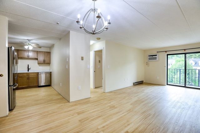 133 Franklin St 403, Stoneham, MA 02180