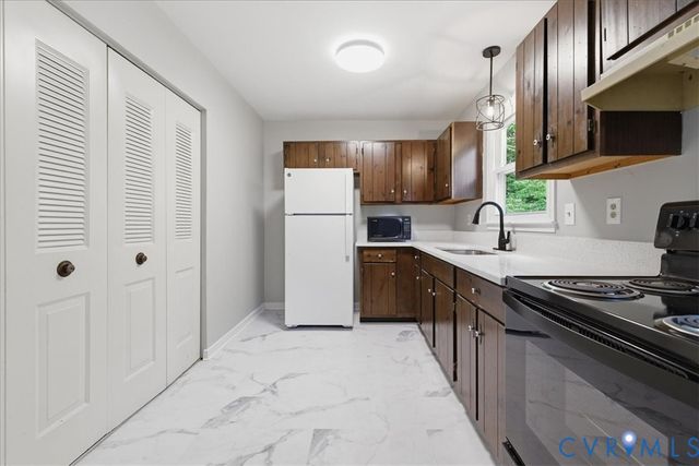5571 Heatherhill Dr, North Chesterfield, VA 23234