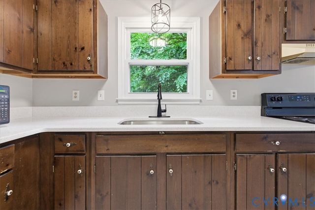 5571 Heatherhill Dr, North Chesterfield, VA 23234