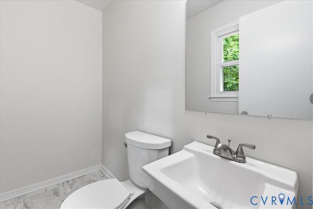 5571 Heatherhill Dr, North Chesterfield, VA 23234