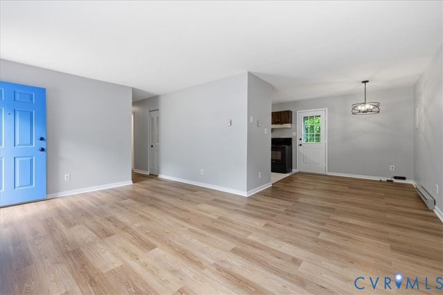 5571 Heatherhill Dr, North Chesterfield, VA 23234