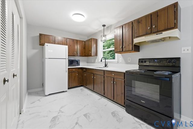5571 Heatherhill Dr, North Chesterfield, VA 23234